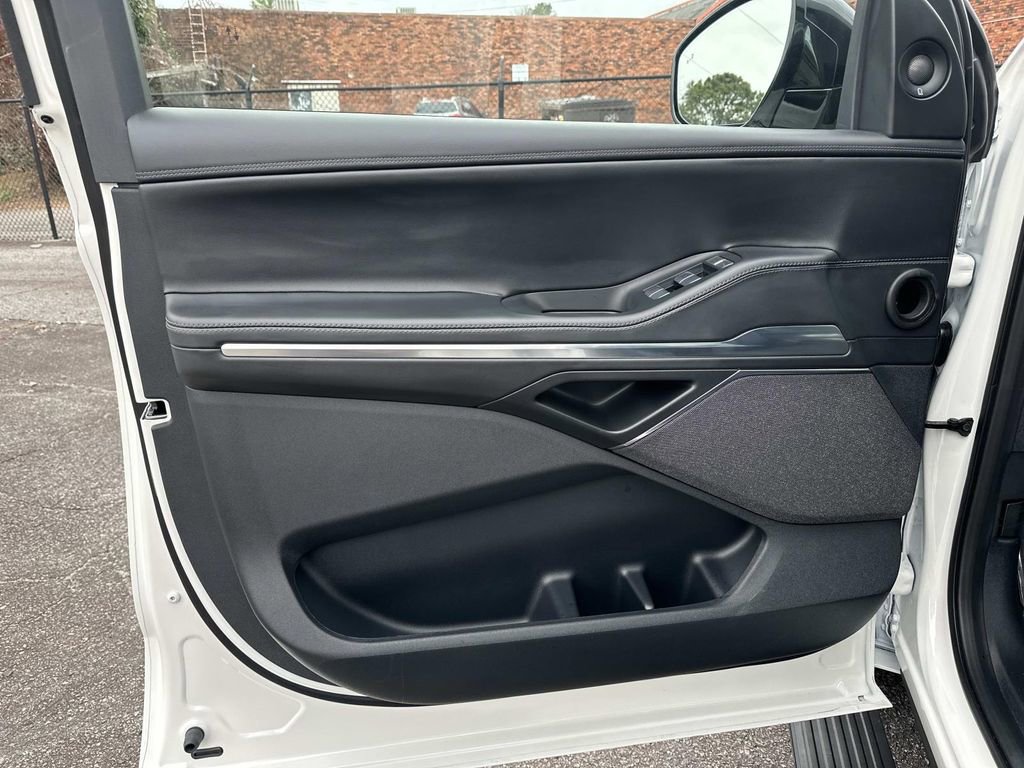 New 2025 Lincoln Navigator Reserve w/ Jet Appearance Package image 10