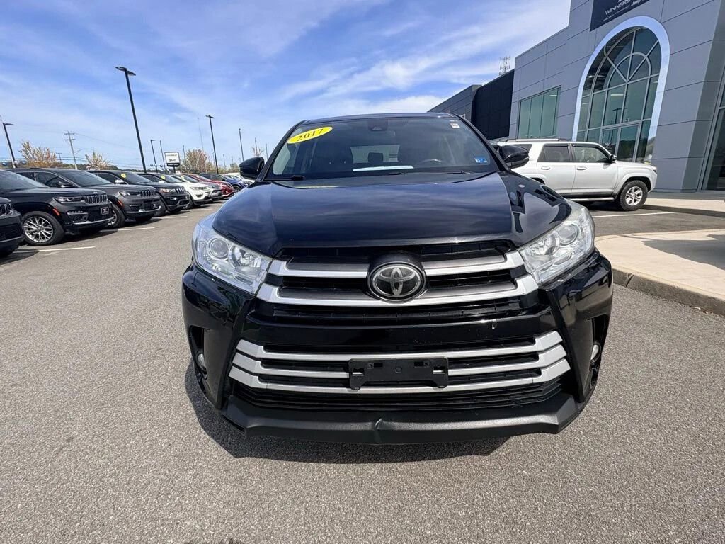 Used 2017 Toyota Highlander Plus w/ Protection Package #3 AWD/4WD image 2