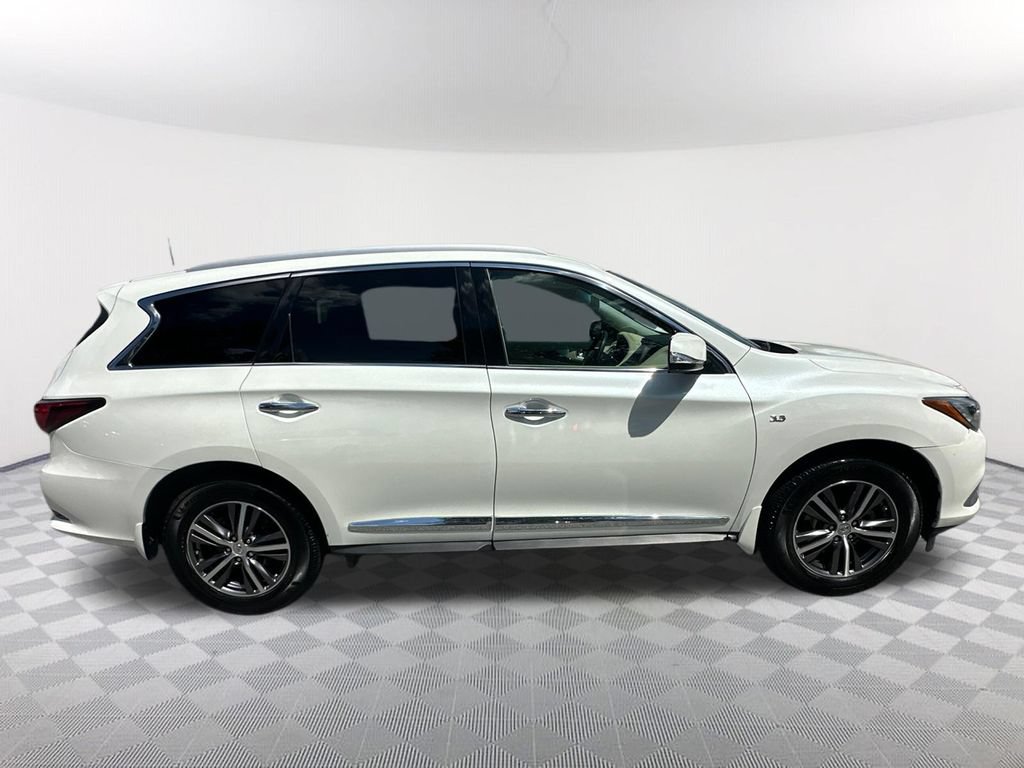 Used 2016 INFINITI QX60 FWD w/ Premium Package image 4