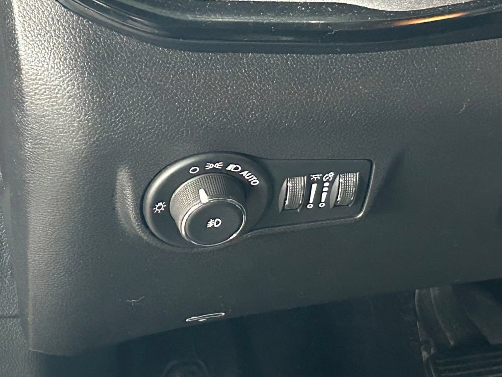 Used 2022 Jeep Compass Latitude FWD image 20