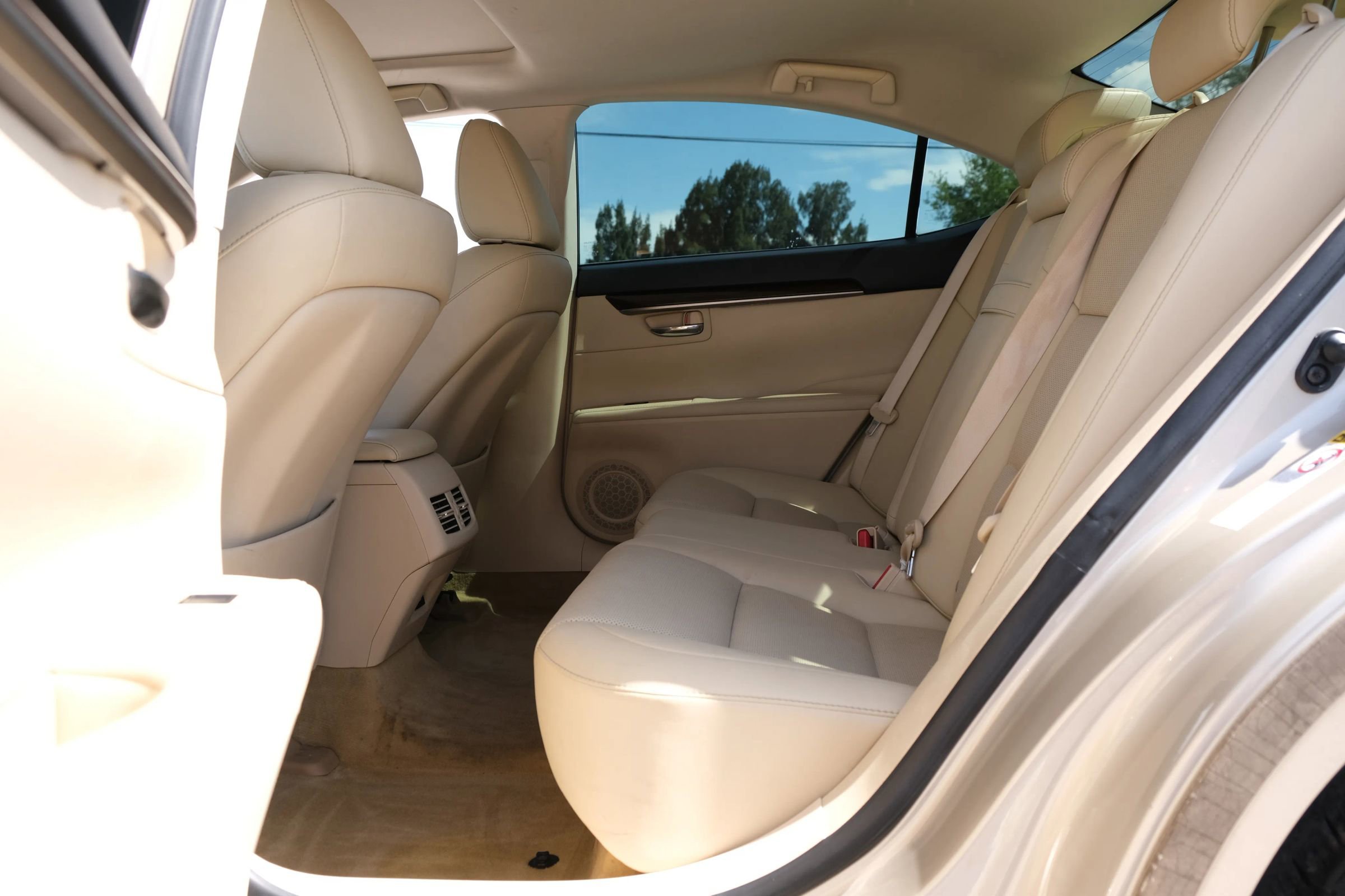 Used 2015 Lexus ES 350 w/ Premium Package FWD image 12