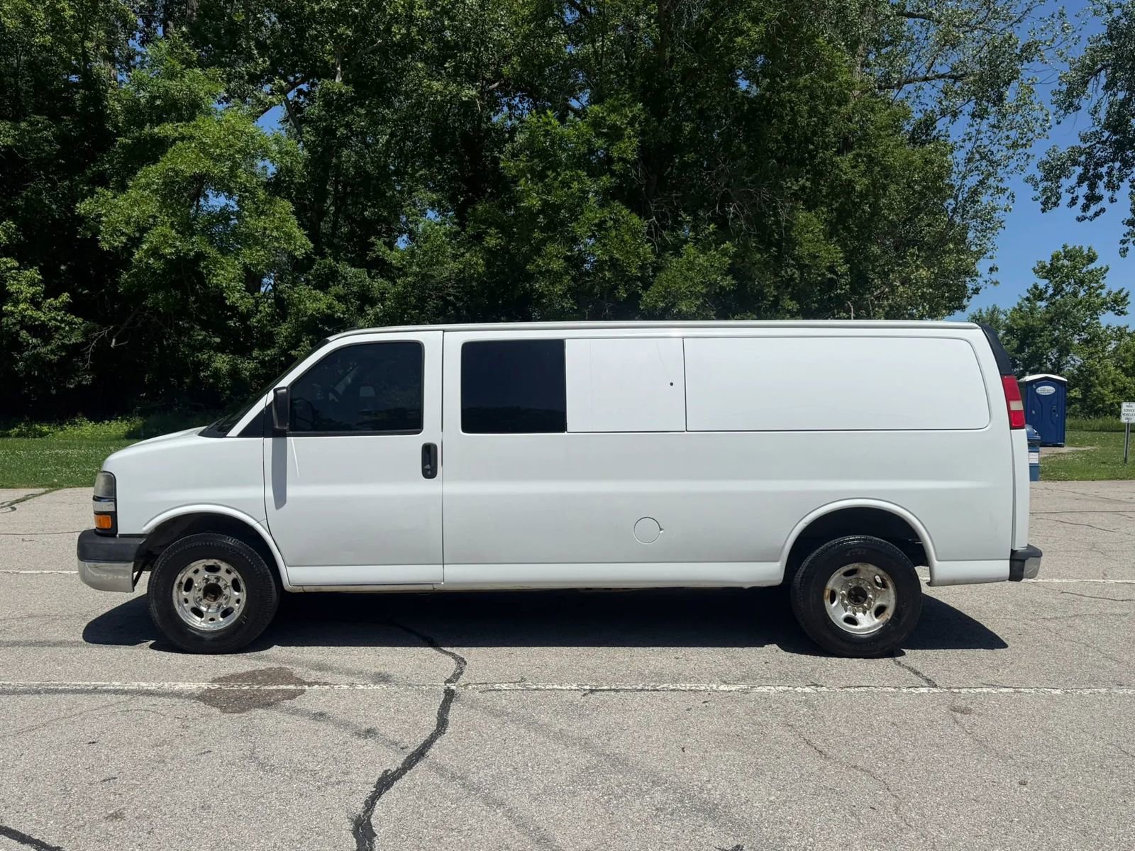 Used 2014 Chevrolet Express 3500 LT w/ LT Preferred Equipment Group RWD image 7