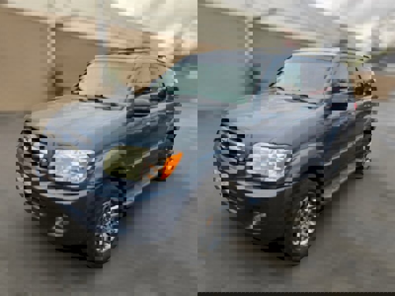 Used 2006 Toyota Sequoia SR5 RWD image 1