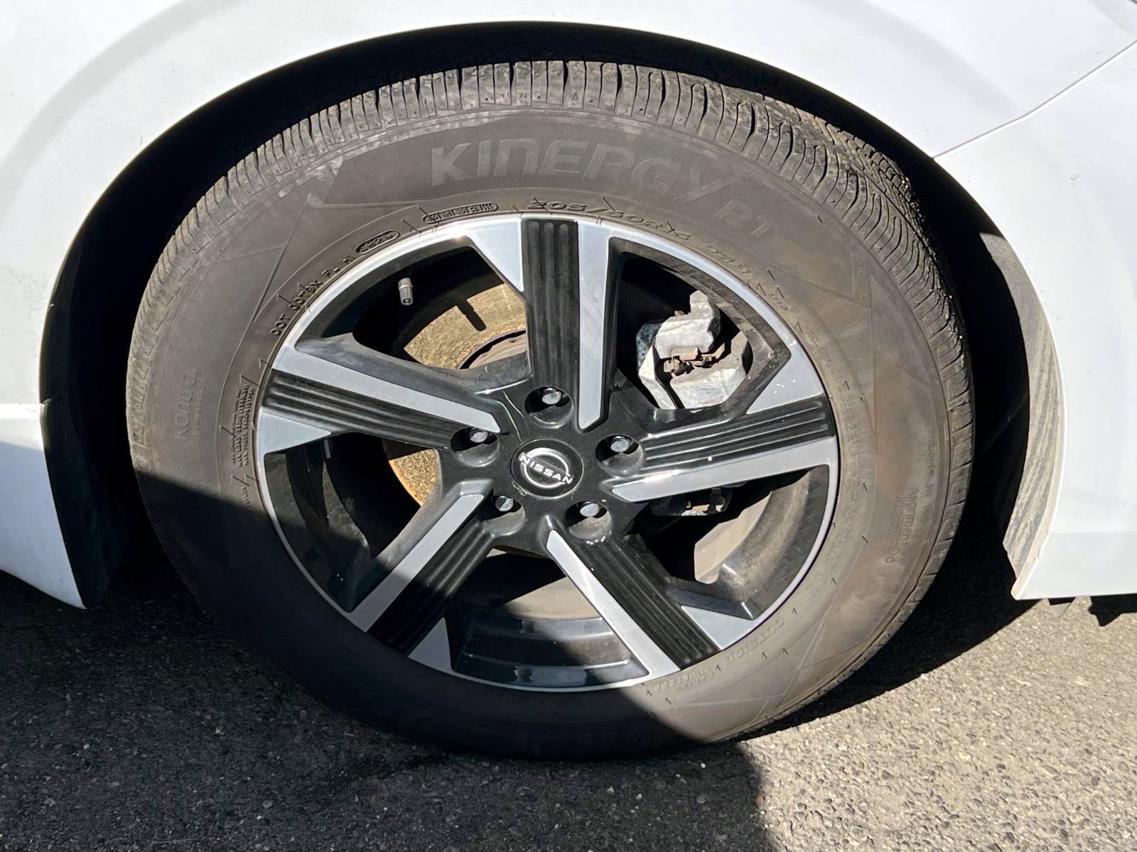 Used 2025 Nissan Sentra SV w/ All-Weather Package FWD image 6
