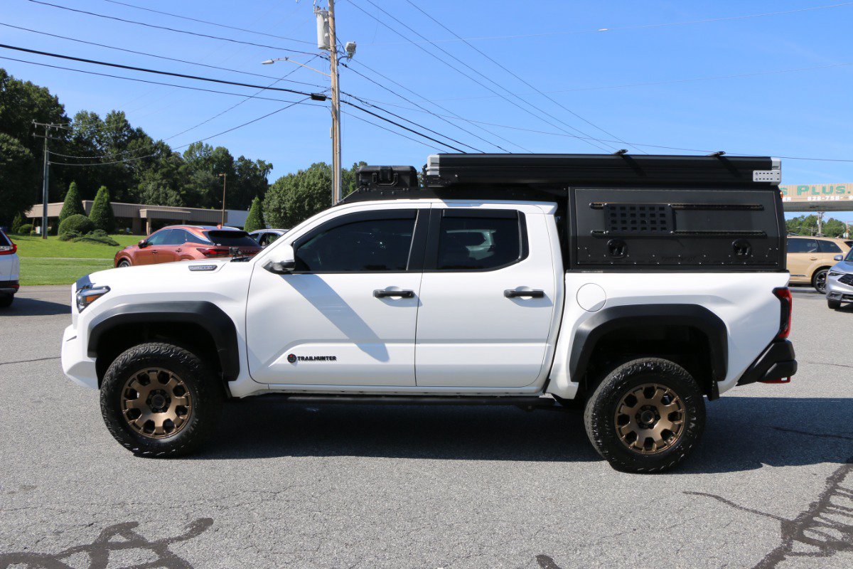 Used 2024 Toyota Tacoma 4x4 Double Cab Hybrid image 2