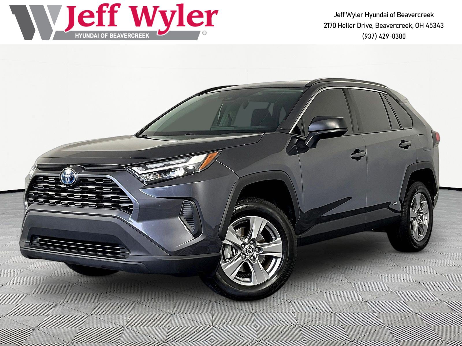 Used 2024 Toyota RAV4 LE AWD/4WD image 1