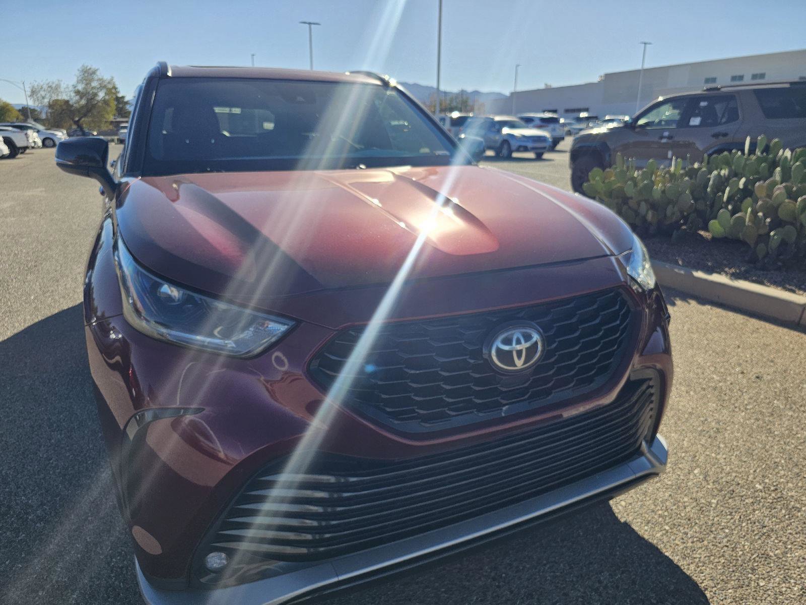 Used 2021 Toyota Highlander XSE image 11