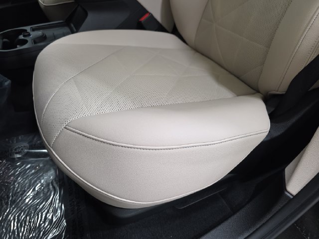 Certified 2024 BMW iX xDrive50 w/ Sport Package AWD/4WD image 26