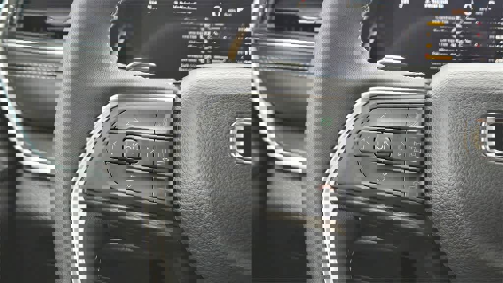 New 2025 Jeep Grand Cherokee Altitude image 10