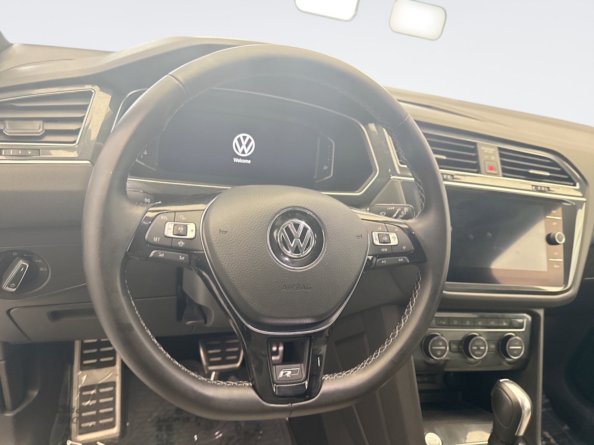 Used 2021 Volkswagen Tiguan SEL Premium R-Line AWD/4WD image 12
