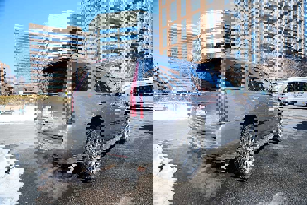 Used 2020 Cadillac Escalade Luxury image 13