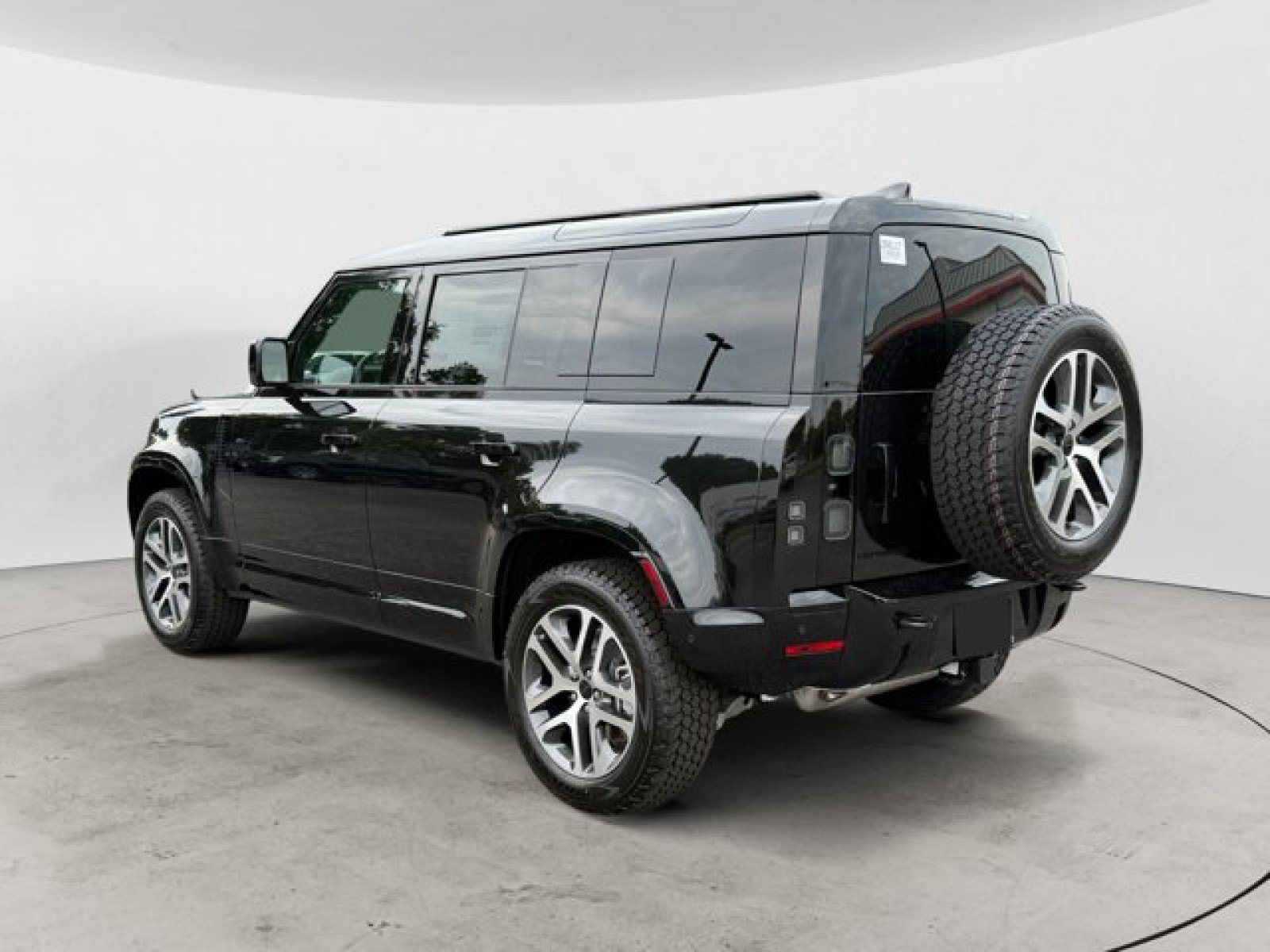 New 2026 Land Rover Defender 110 X-Dynamic SE AWD/4WD image 6