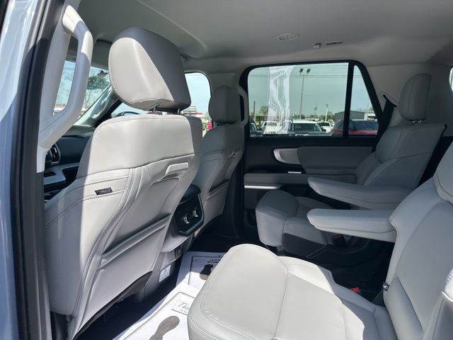 Used 2026 Ford Expedition Active image 2