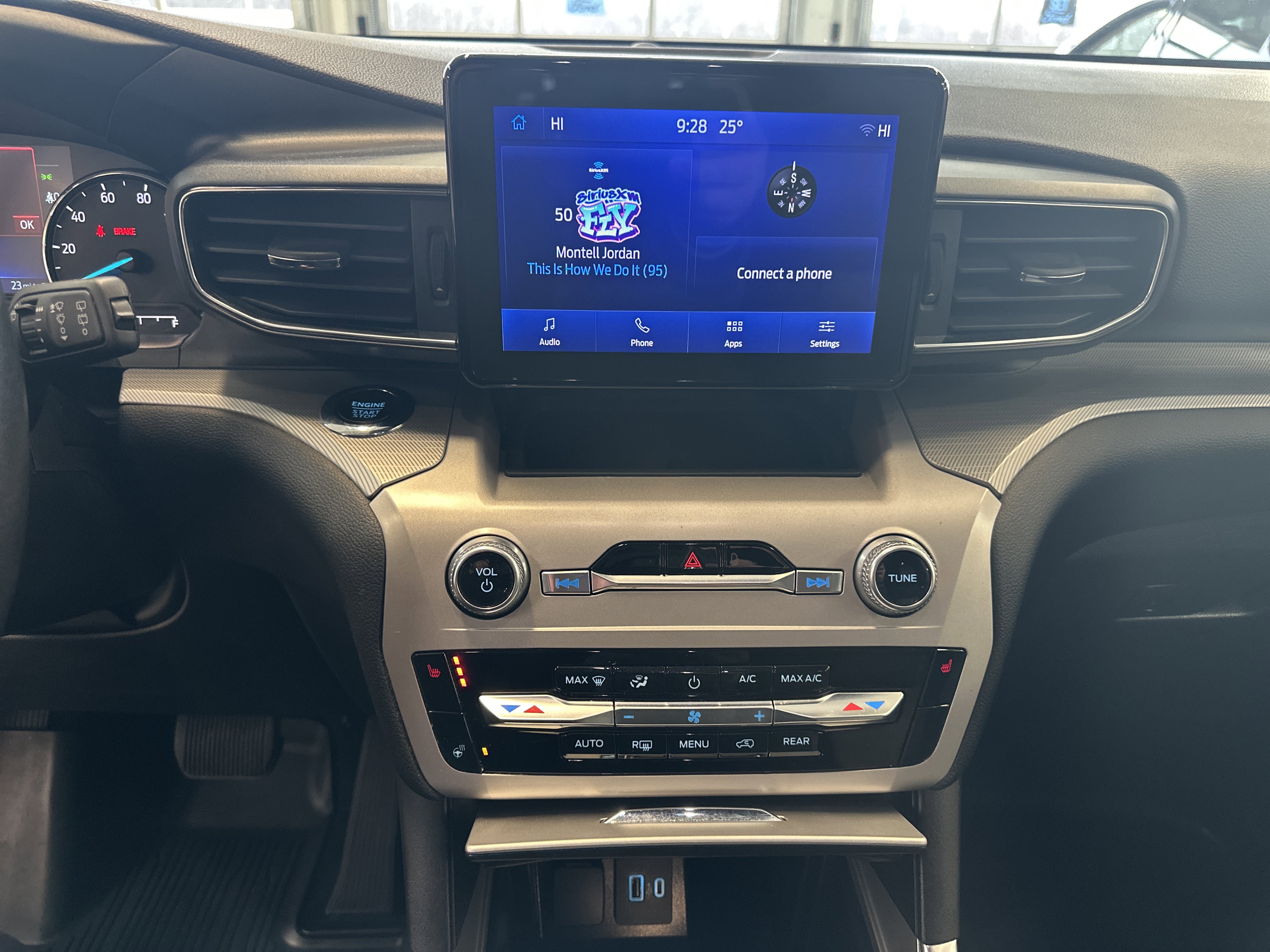 Used 2023 Ford Explorer XLT w/ Equipment Group 202A image 3