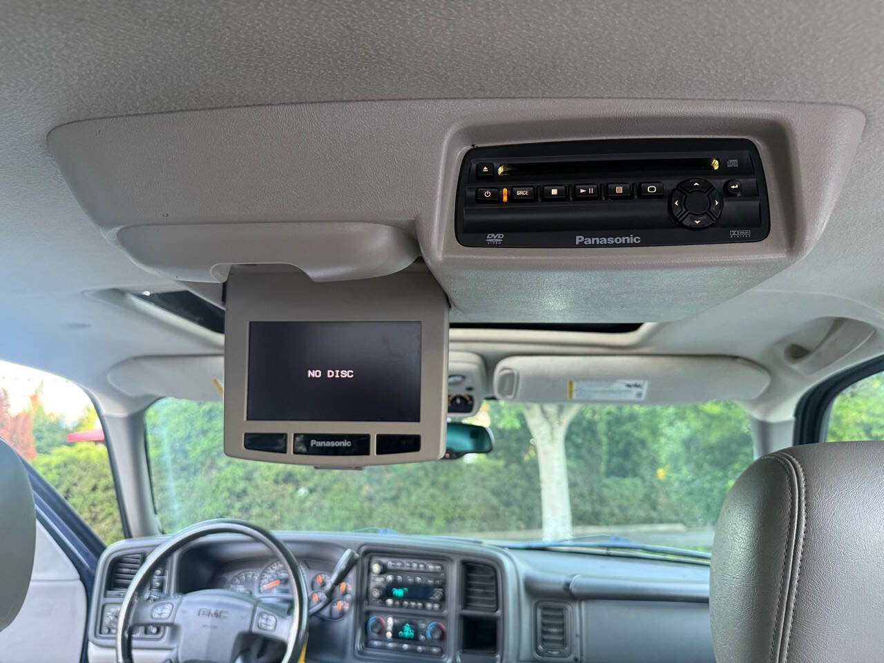 Used 2004 GMC Yukon SLT w/ 1SD Preferred Equipment Group image 24