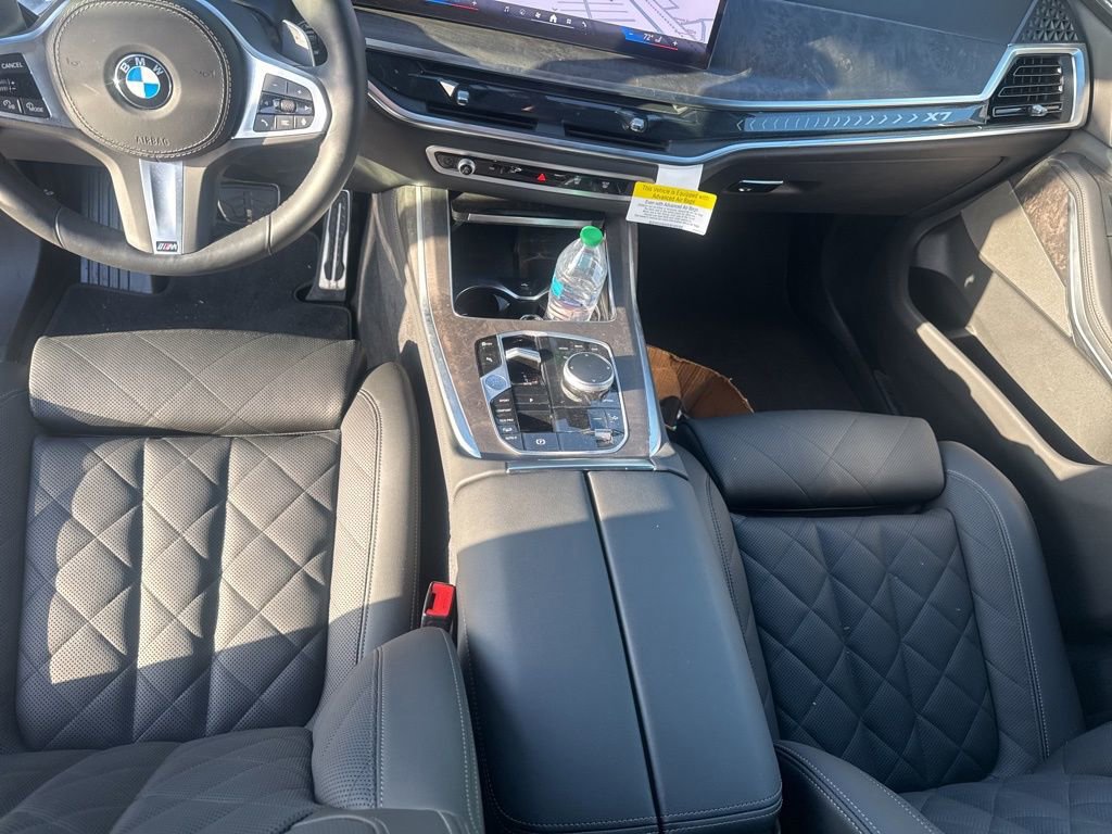 Used 2026 BMW X7 xDrive40i w/ M Sport Package AWD/4WD image 16