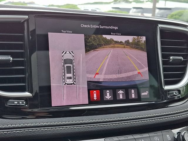 Used 2022 Chrysler Pacifica Limited AWD/4WD image 20