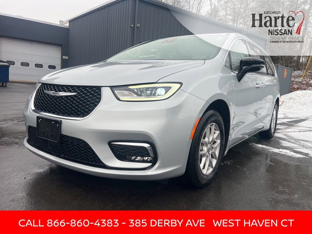 Used 2024 Chrysler Pacifica Touring-L