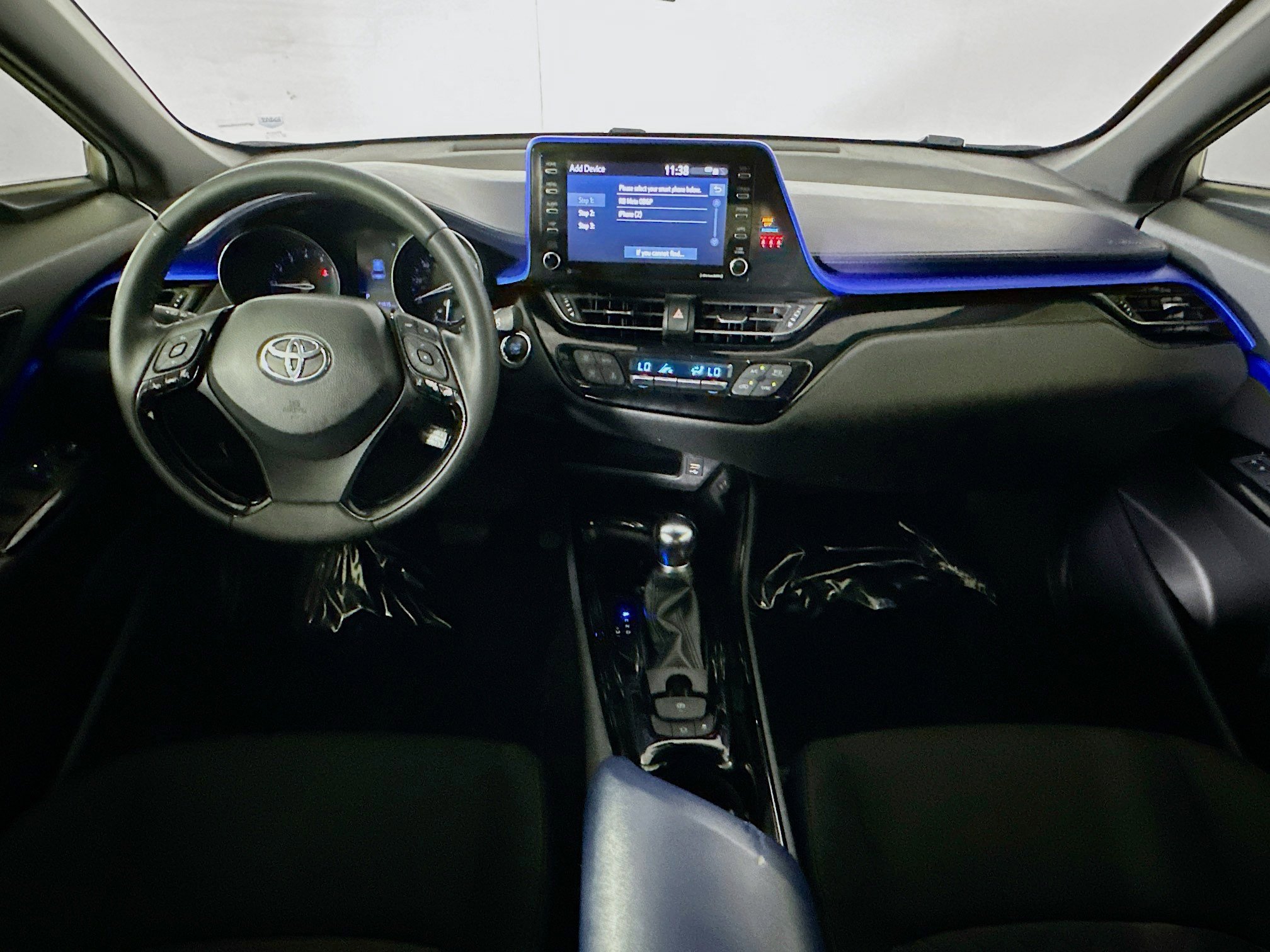 Used 2020 Toyota C-HR XLE FWD image 27
