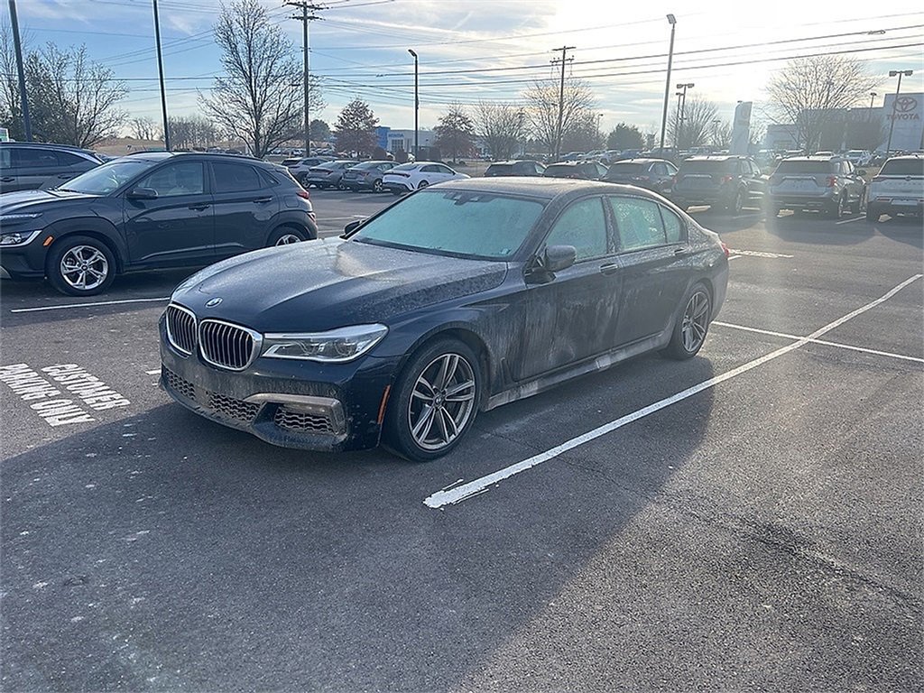 Used 2016 BMW 750i xDrive video 2
