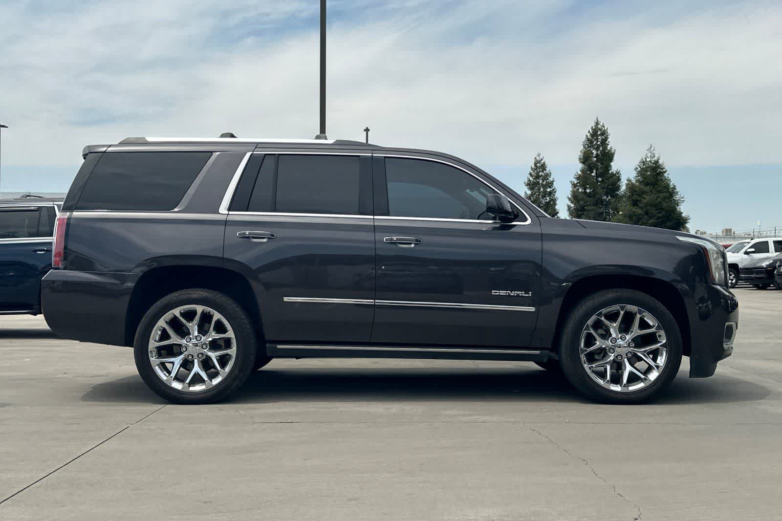 Used 2016 GMC Yukon Denali w/ Open Road Package AWD/4WD image 9