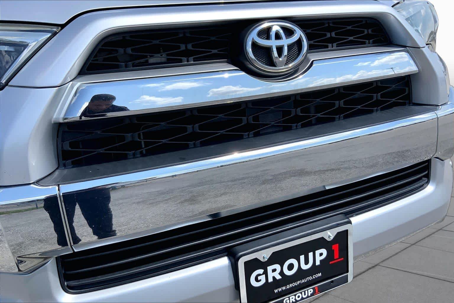 Used 2017 Toyota 4Runner Limited AWD/4WD image 29