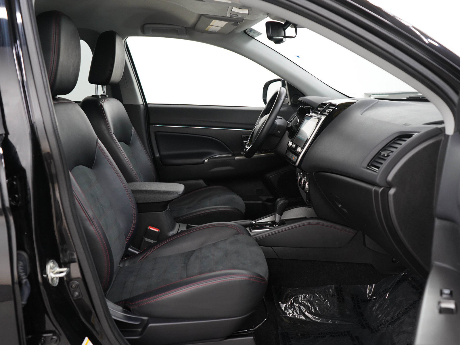 Used 2024 Mitsubishi Outlander Sport SE AWD/4WD image 11