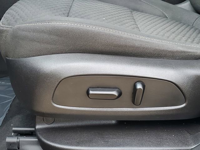 Used 2017 GMC Acadia SLE w/ Driver Alert Package I image 6