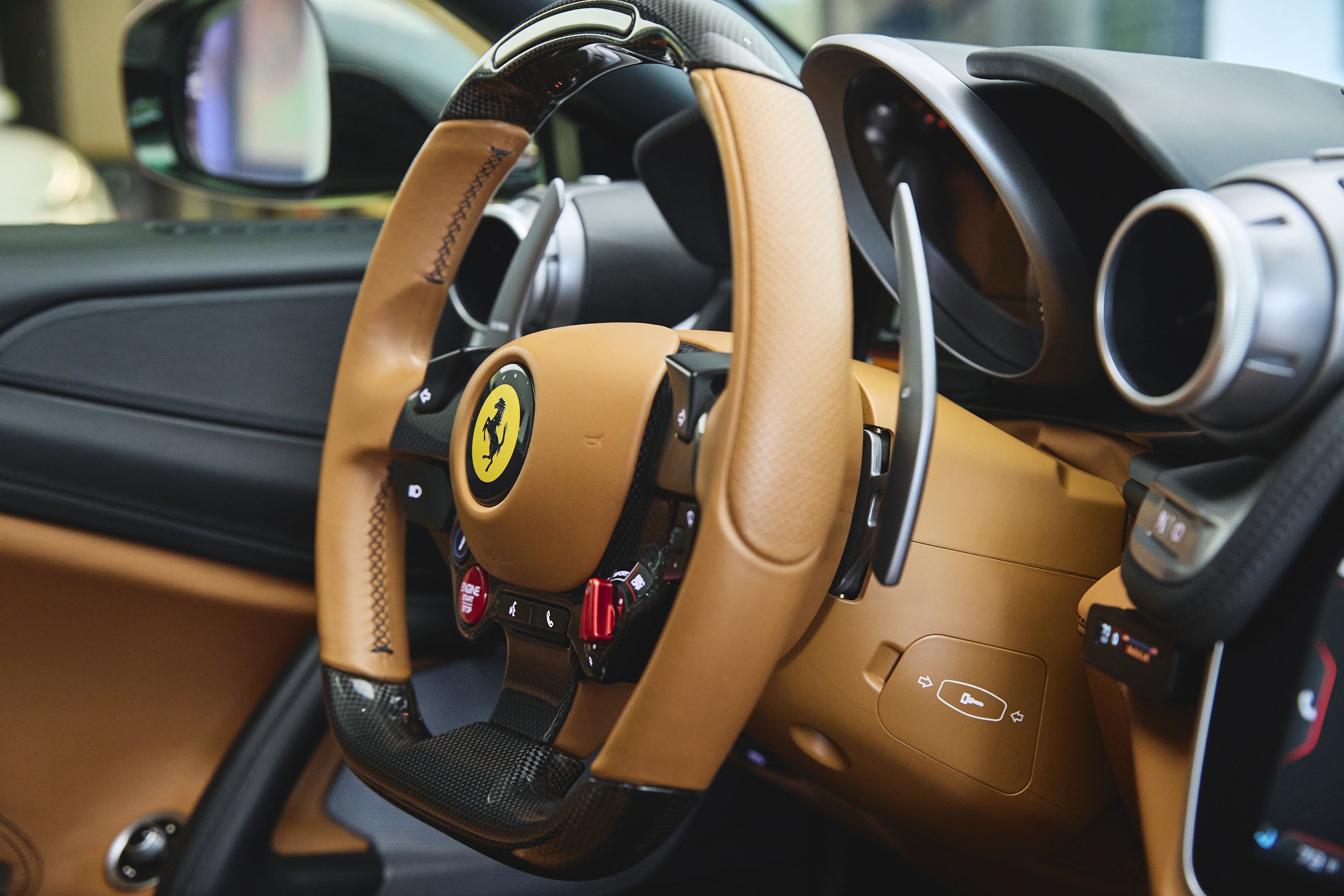 Used 2018 Ferrari GTC4Lusso image 32