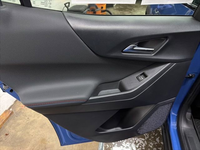 Used 2025 Chevrolet Equinox RS w/ Safety and Technology Package image 17