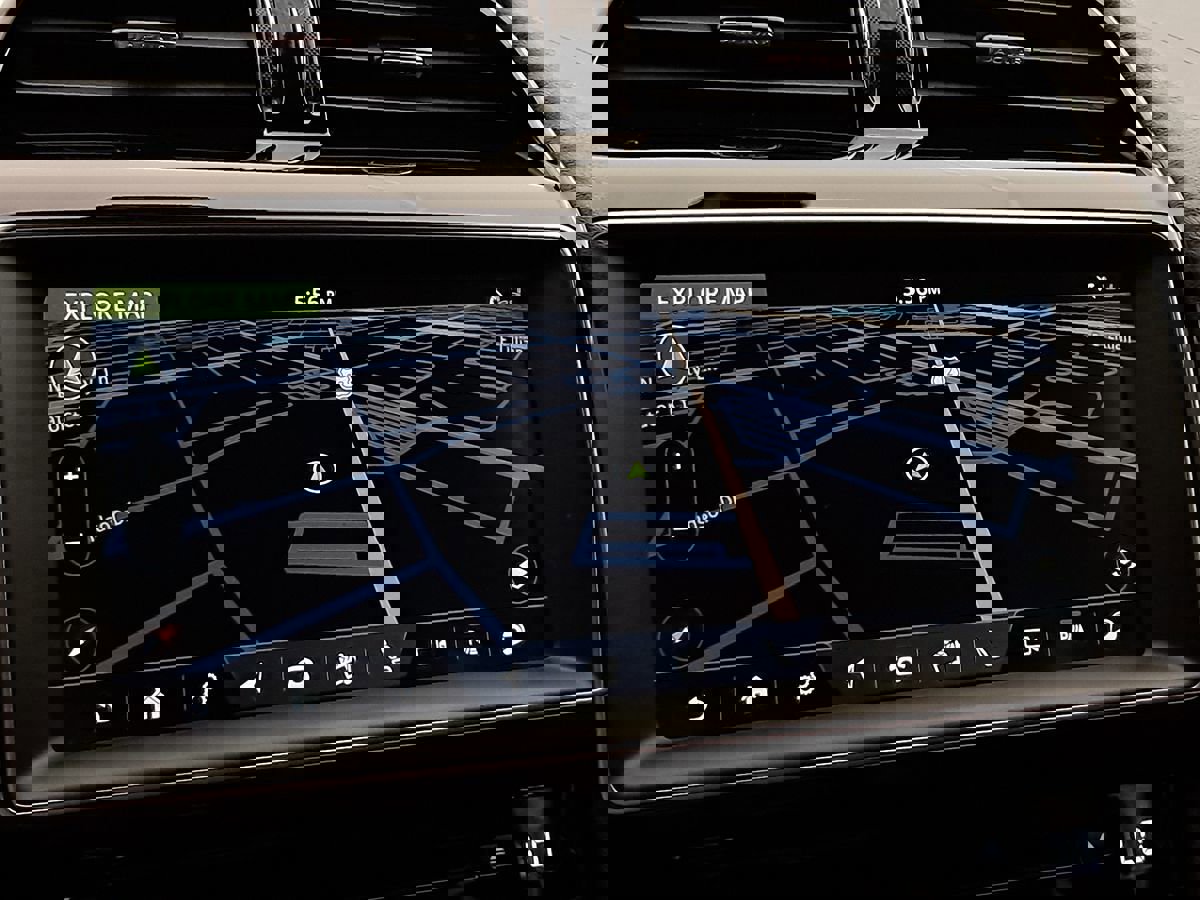 Used 2019 Jaguar F-PACE S image 22