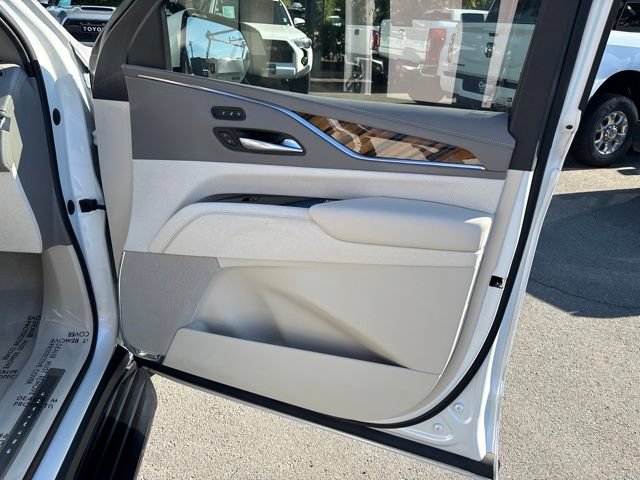 Used 2022 Cadillac Escalade Sport Platinum w/ LPO, ONYX Package AWD/4WD image 43