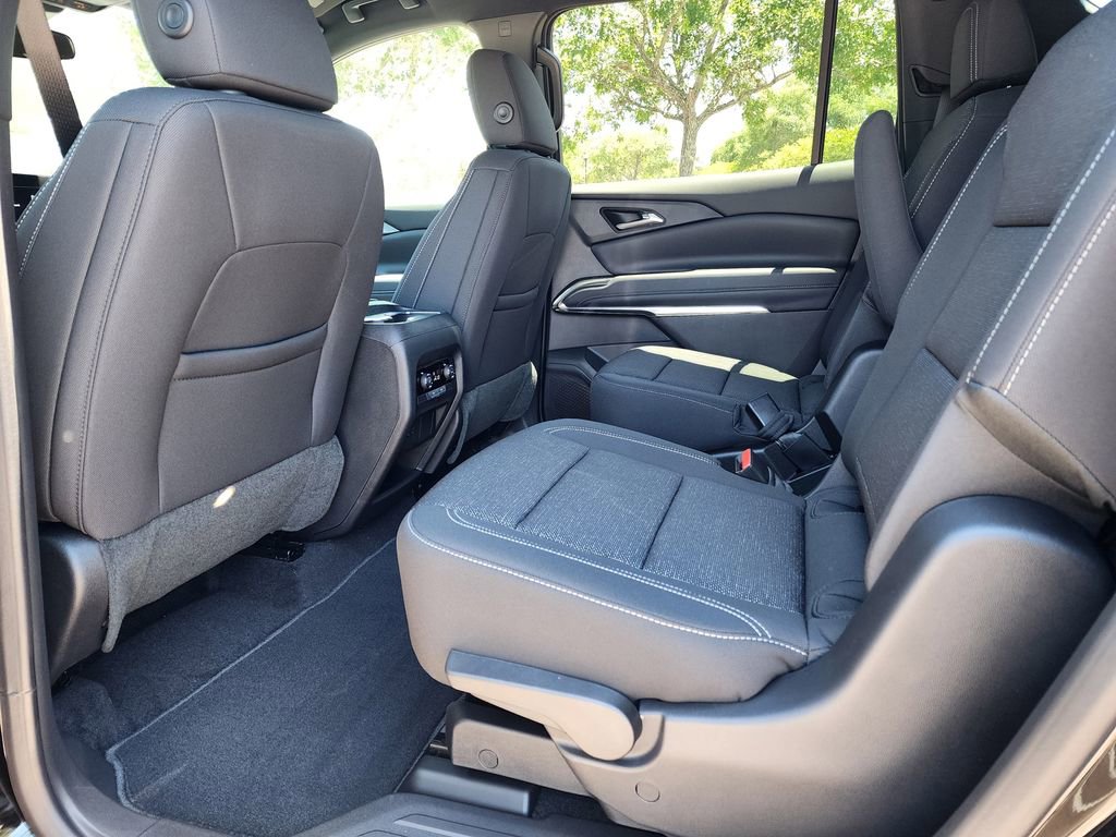 New 2025 Chevrolet Traverse LT image 20