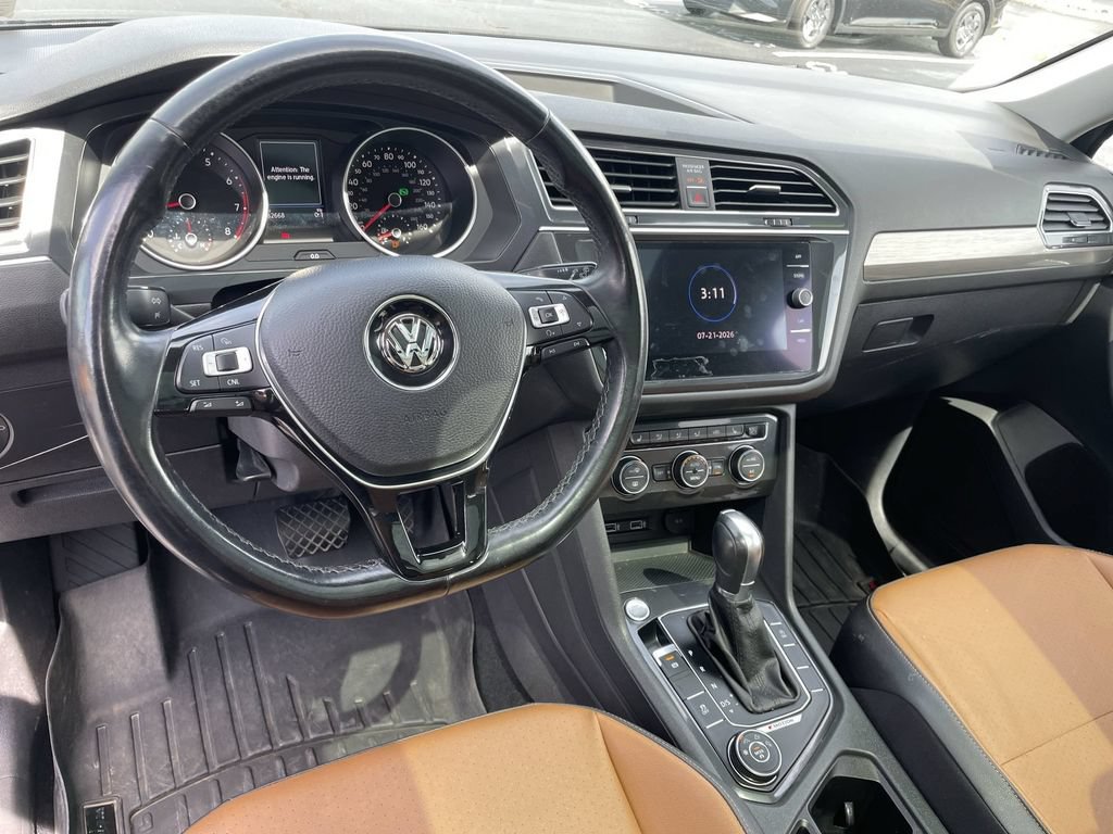 Used 2018 Volkswagen Tiguan SE w/ Panoramic Sunroof Package AWD/4WD image 11