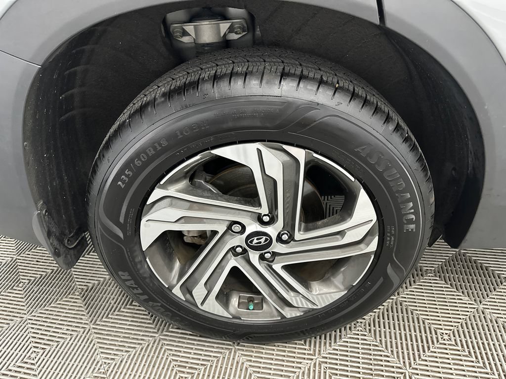Used 2022 Hyundai Santa Fe SEL w/ Convenience + Premium Package FWD image 18