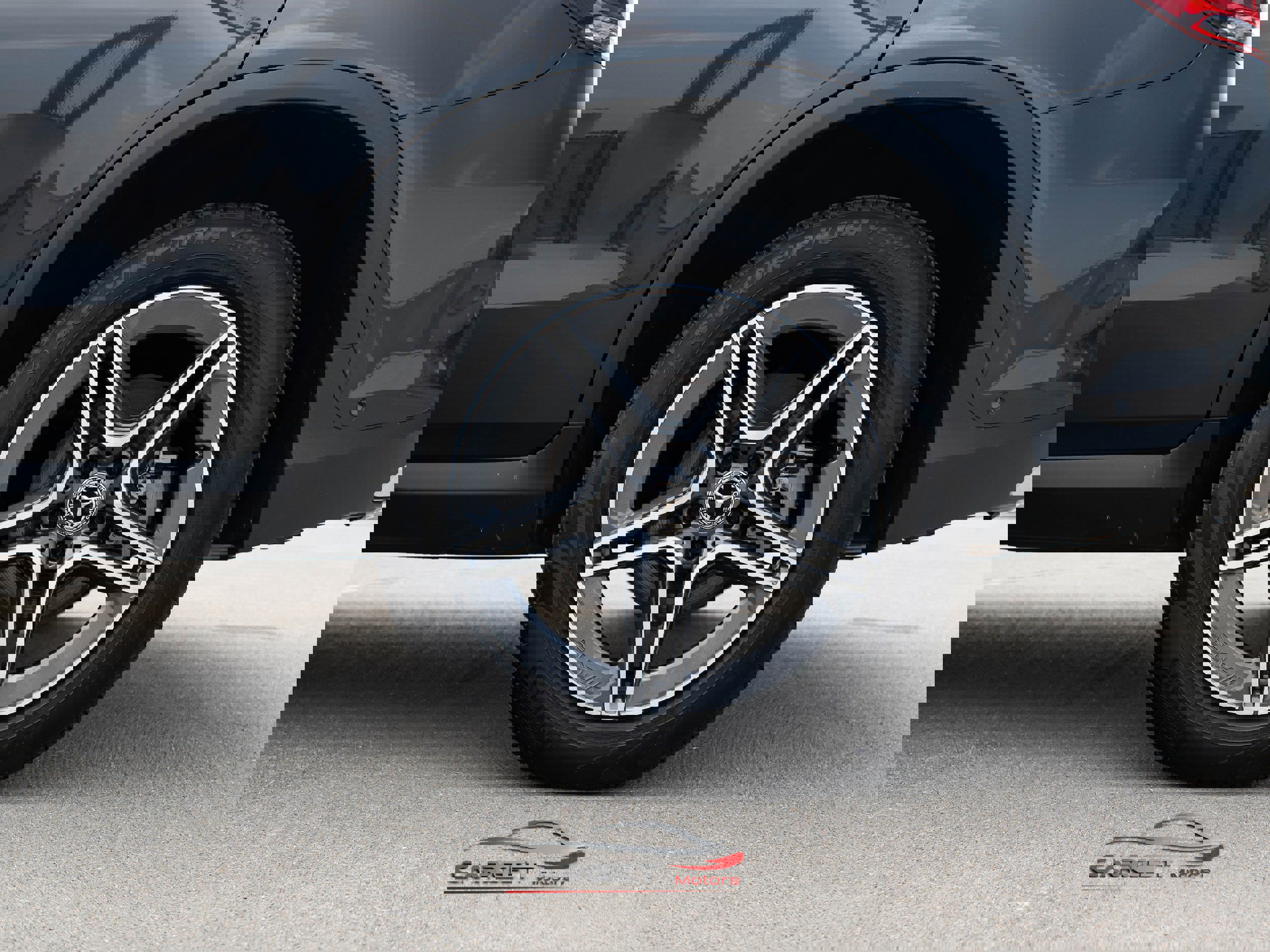 Used 2021 Mercedes-Benz GLC 300 4MATIC w/ AMG Line image 17