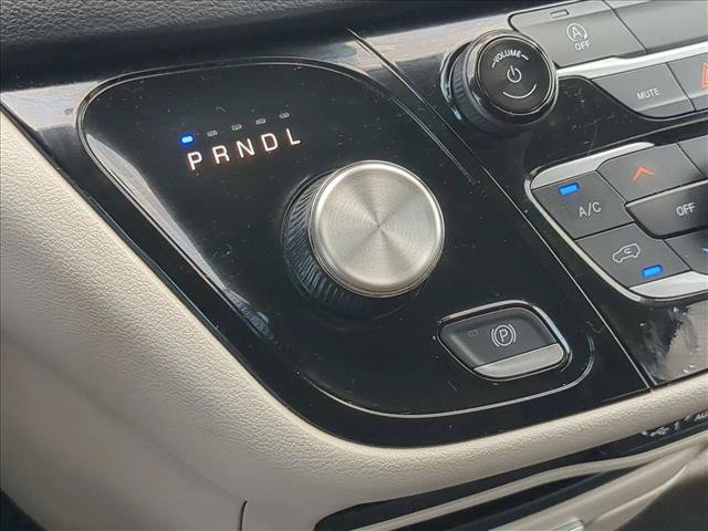 Used 2023 Chrysler Voyager LX FWD image 12