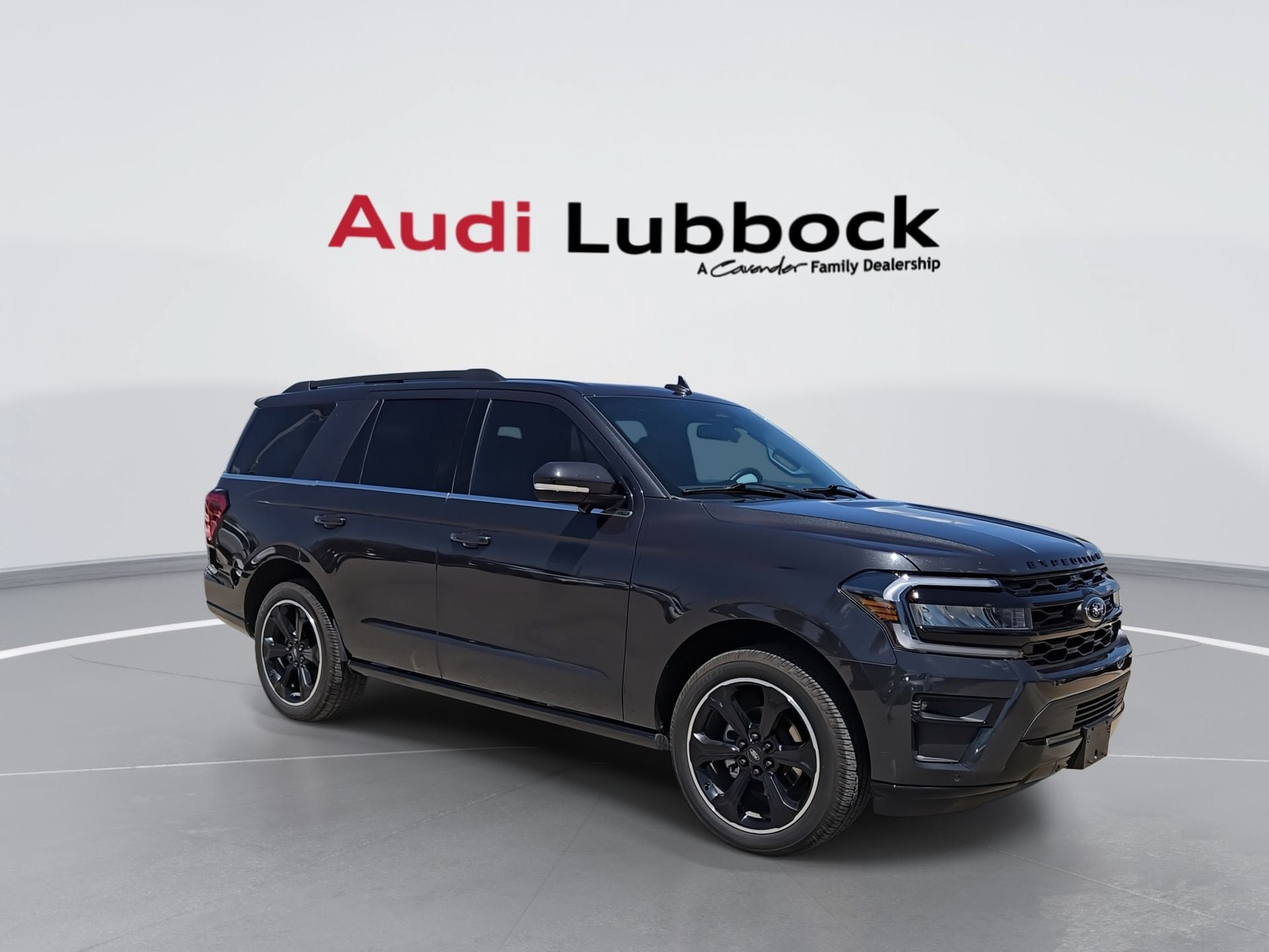 Used 2023 Ford Expedition Limited RWD image 2