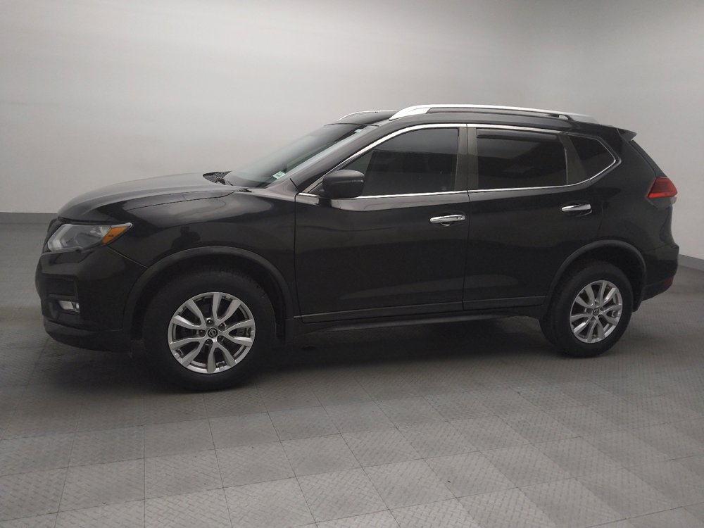 Used 2017 Nissan Rogue SV image 2