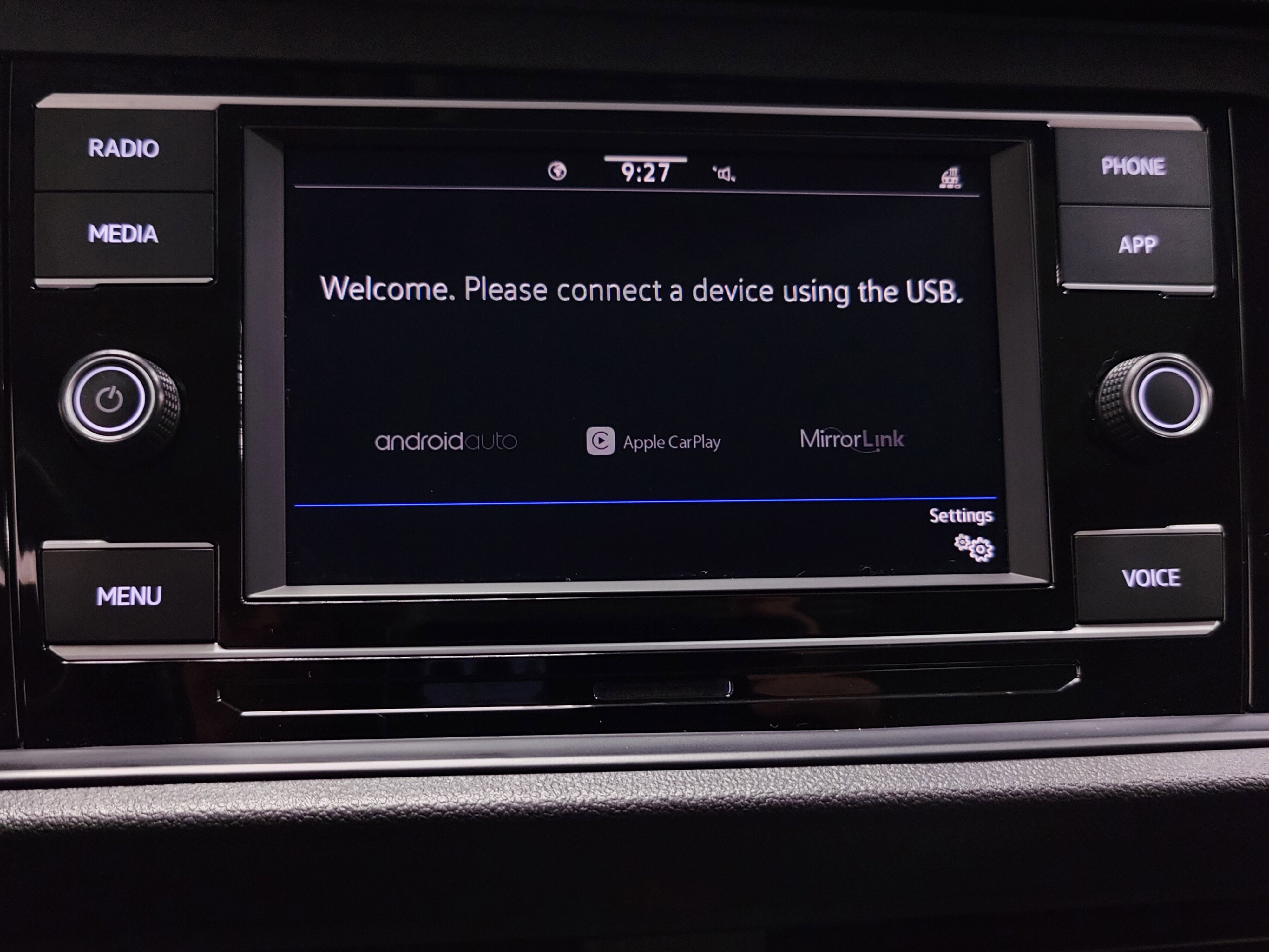 Used 2021 Volkswagen Jetta SE w/ SE Cold Weather Package image 22