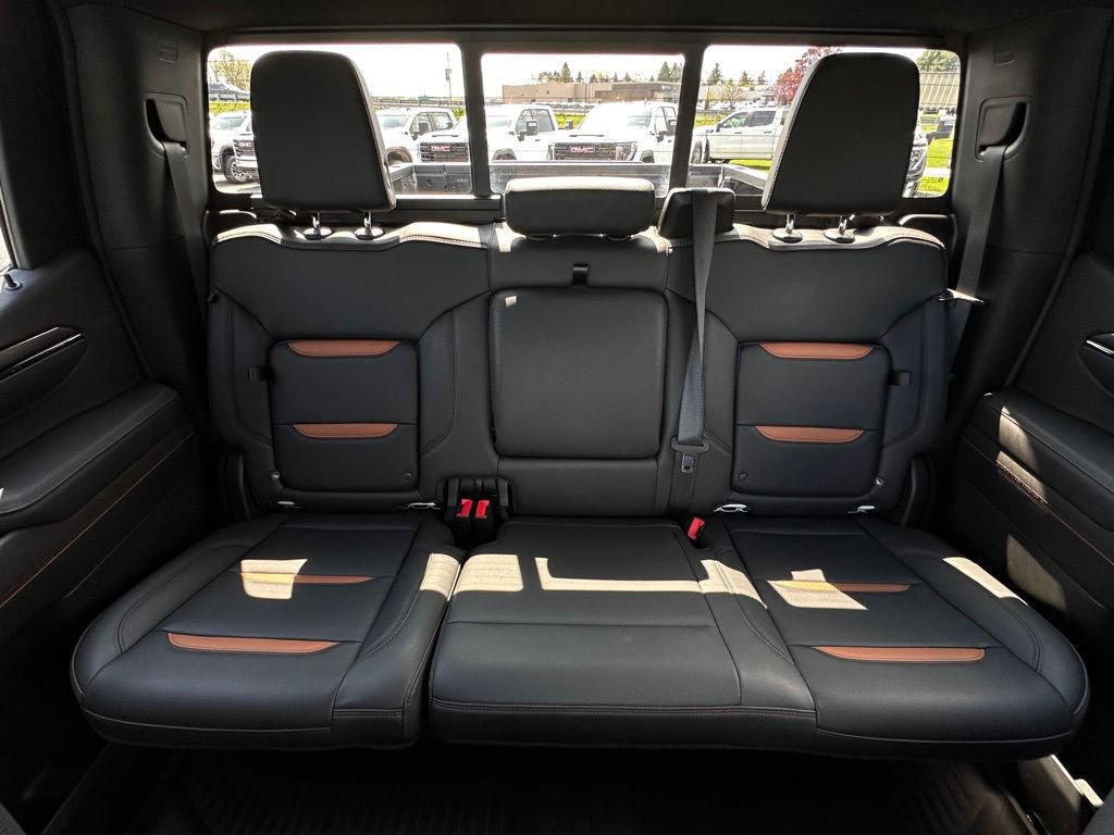 Used 2023 GMC Sierra 1500 AT4 w/ Technology Package AWD/4WD image 30