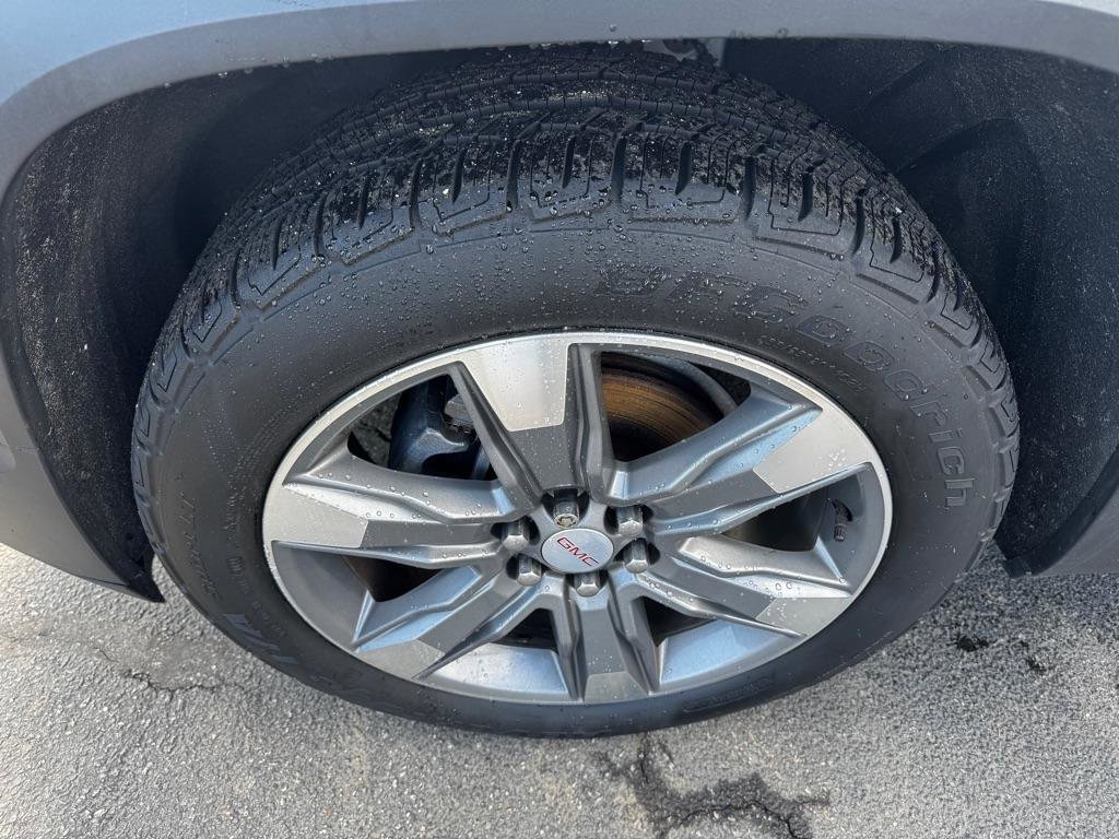 Used 2018 GMC Acadia SLT w/ LPO, Floor Liner Package AWD/4WD image 2
