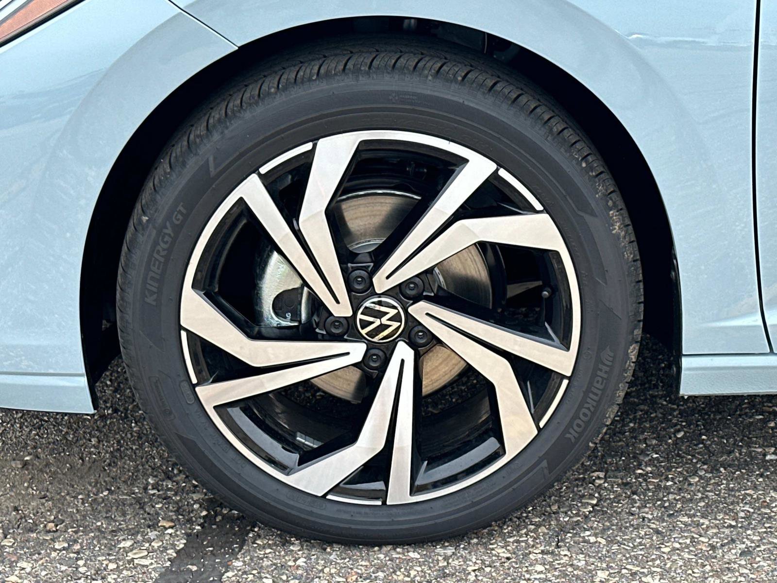 New 2025 Volkswagen Jetta SEL image 9