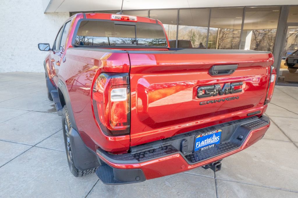 Used 2024 GMC Canyon Elevation w/ Elevation Premium Package image 5