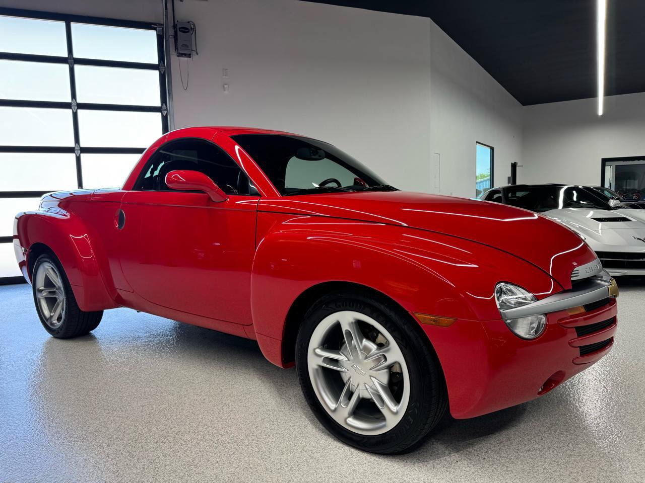 Used 2003 Chevrolet SSR w/ Preferred Equipment Group RWD image 17