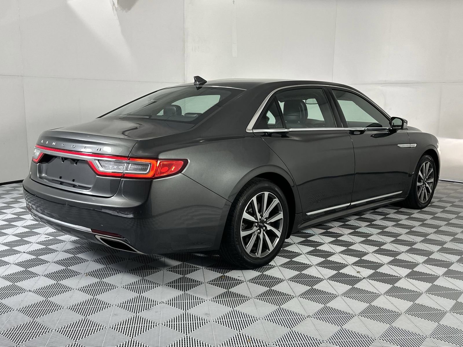 Used 2020 Lincoln Continental image 8