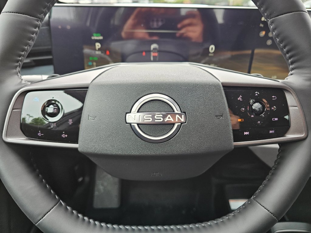 New 2026 Nissan Leaf SV+ w/ Illuminated Package FWD image 18