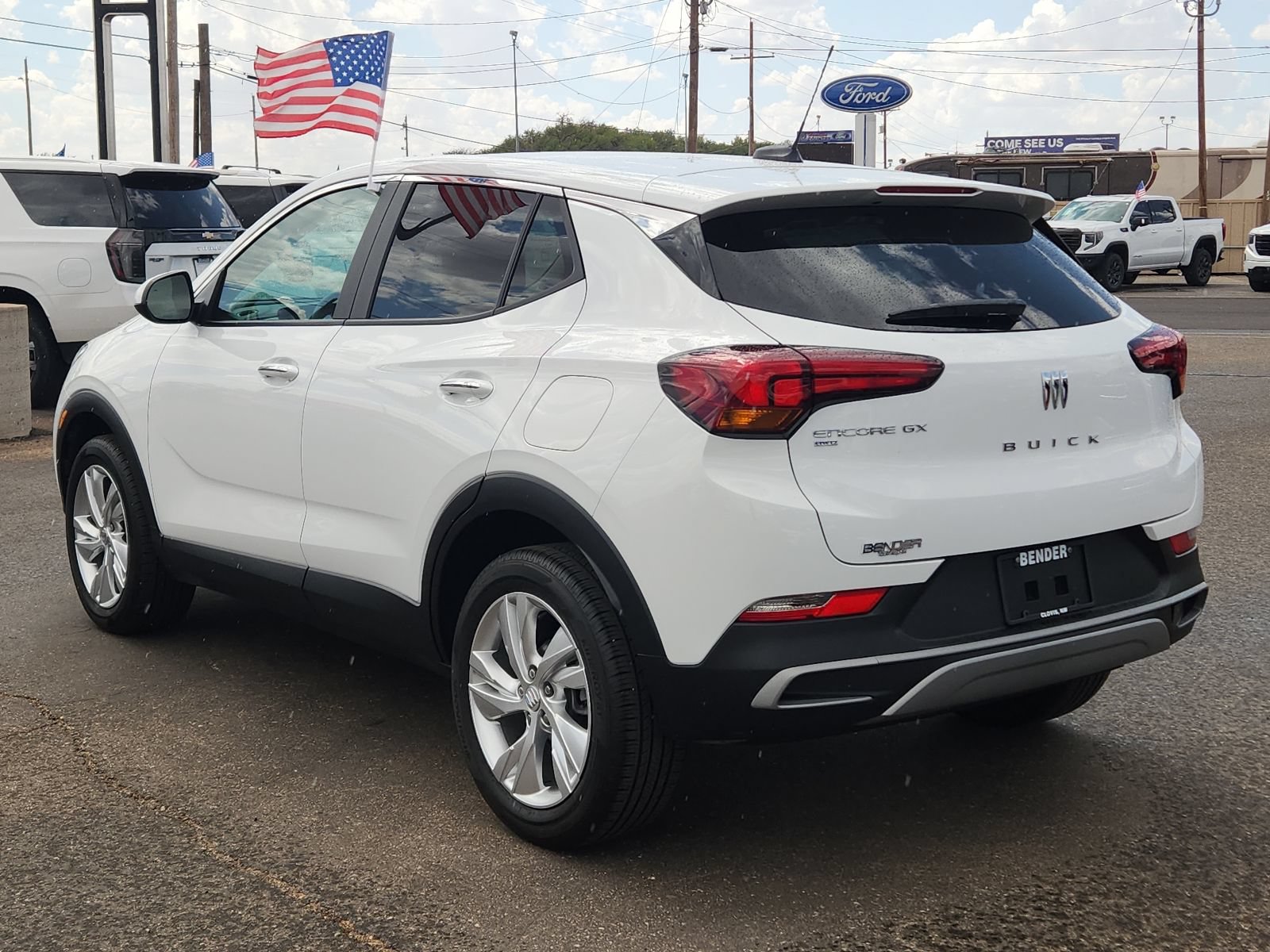 Used 2024 Buick Encore GX Preferred w/ Comfort Package AWD/4WD image 3
