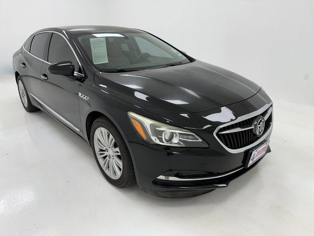 Used 2017 Buick LaCrosse image 2