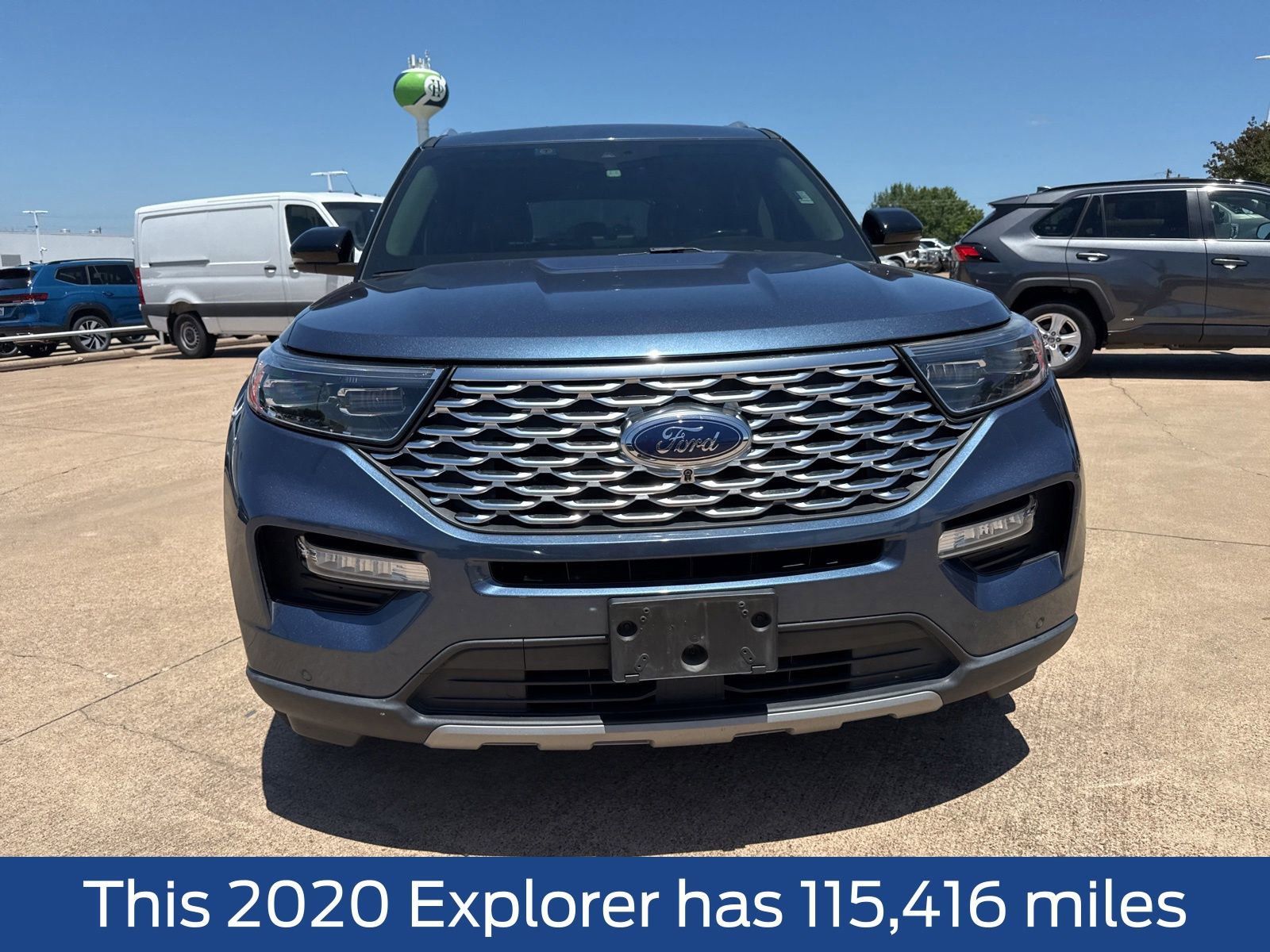 Used 2020 Ford Explorer Platinum w/ Premium Technology Package AWD/4WD image 2